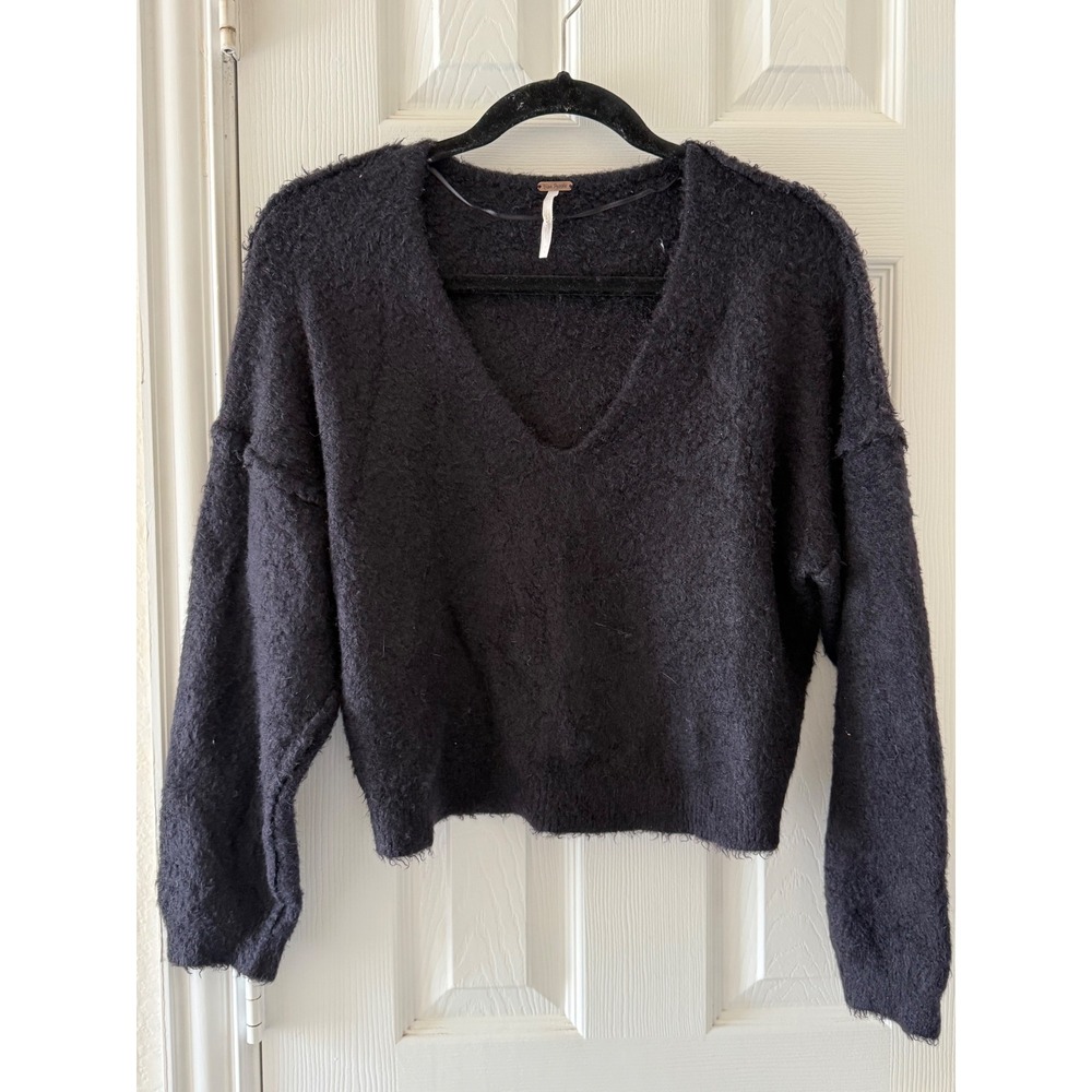 Free People Fuzzy Cropped Sweater Black V‎ Neck Slouchy Boho Knit Small